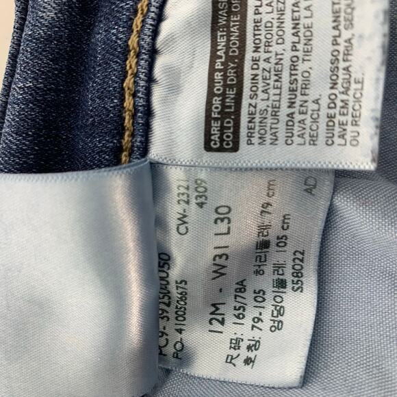 Levi's Women's Classic Straight Leg Jeans Size 12M - Picture 7 of 16